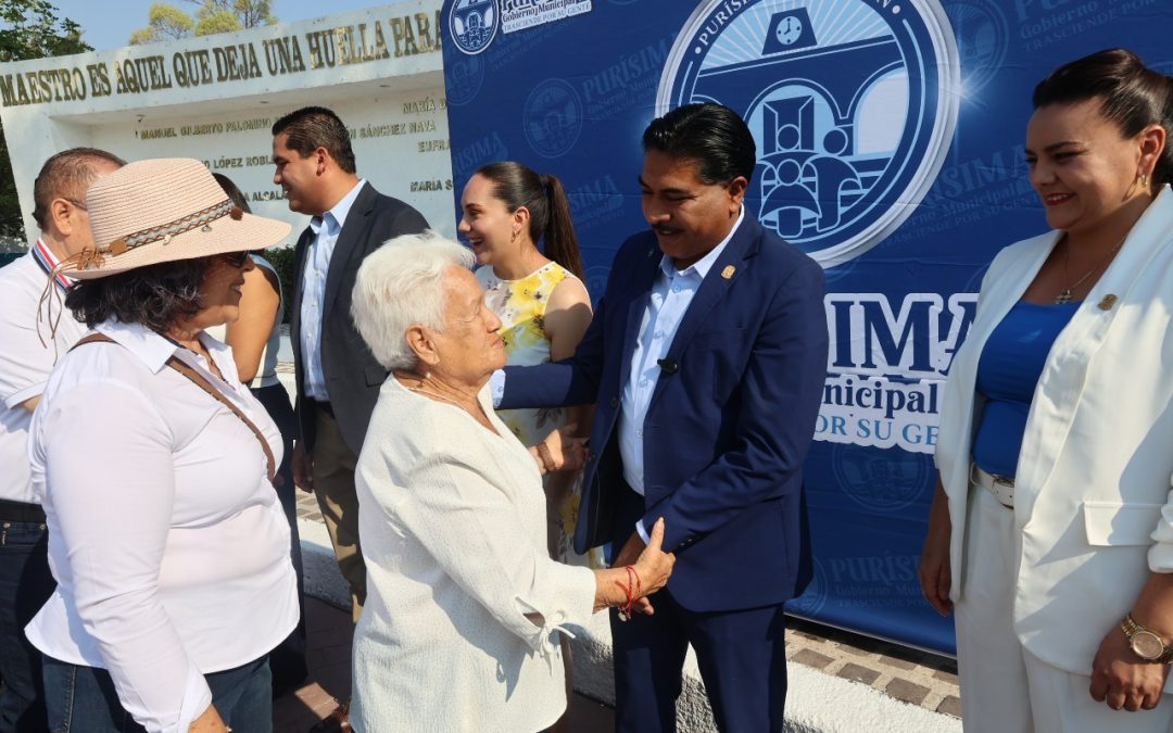 PURÍSIMA FELICITA A SUS MAESTROS